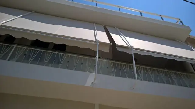Τέντες με Αντηρίδες – Τέντες με αντηρίδες στο κάγκελο μπαλκονιών πολυκατοικίας